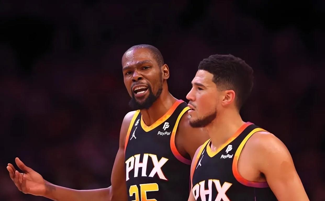 包含NBA季后赛赛前走向成谜，切尔西门线救险，管理层满意，更衣室氛围转暖的词条