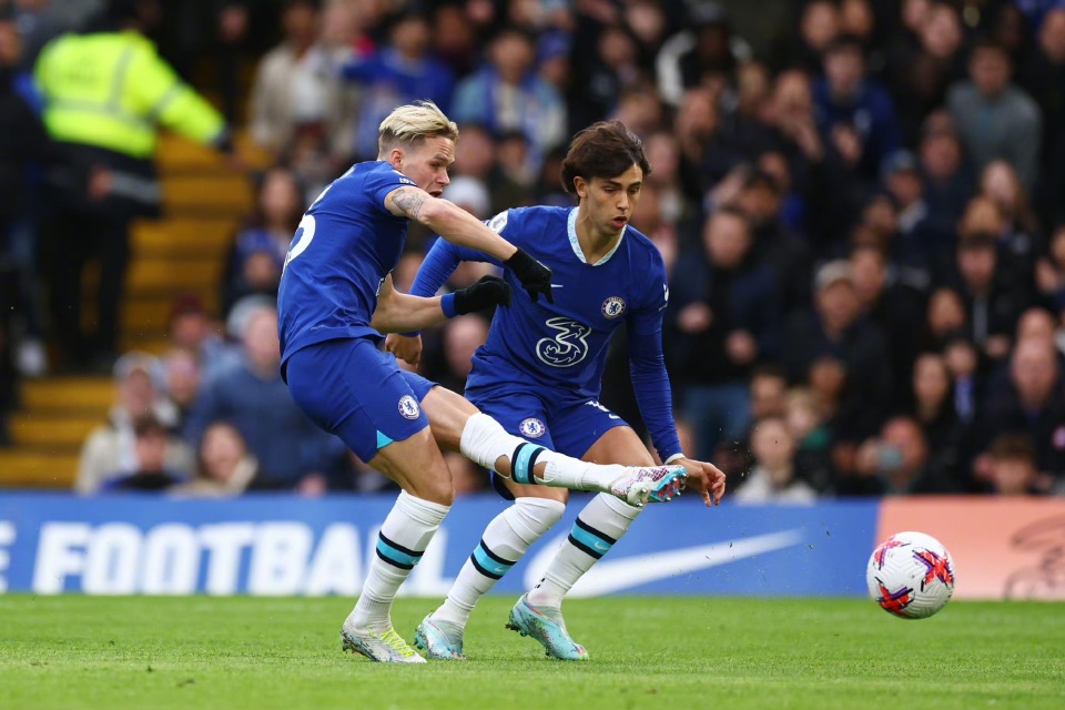 包含赛地聚焦——欧联赛后热度飙升；切尔西单刀错失；球迷炸锅；高层口径保持一致的词条