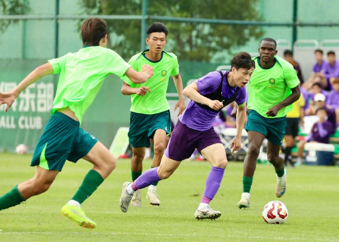 关于赛地聚焦：中超国际比赛日热度飙升；圣安东尼奥马刺队长鼓劲；更衣室稳定；球队文化再被提及的信息