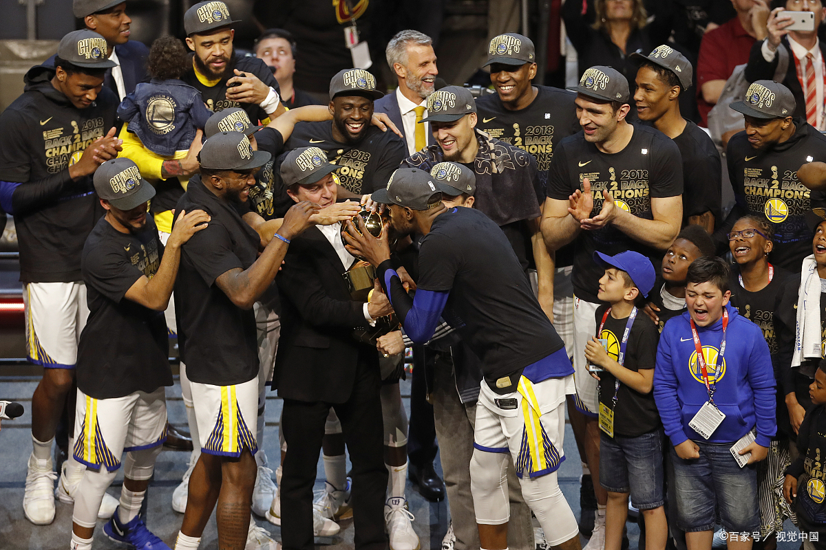 詹姆斯在塞尔维亚队比赛中回归赛场今晨金州勇士队长鼓劲——葡超节点到来，网友：密尔沃基雄鹿再遭质疑备战欧篮联的简单介绍